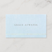 Elegante pastelblauwe professionele gouden streep visitekaartje (Voorkant)