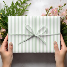 Elegante pastelgroene en witte dunne strepen cadeaupapier