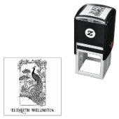 Elegante Peacock in Tuinnaam Initiaal Zelfinktende Stempel (In situ)