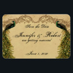 Elegante  Peacock Posh Bruiloft Save the Date Magneet<br><div class="desc">Dit prachtige en elegante ontwerp, genaamd Elegant Peacock Posh Wedding, heeft een prachtig geïnspireerd design. De achtergrond is een griezelig ivoren patroon met roldesign boven en onder. Aan beide zijden zijn er twee beschilderde pauzes. Ideaal voor een stijl of een opulente bruiloft. Deze set bevat uitnodigingen, behalve datumkaarten, reactiekaarten, dankuwel...</div>