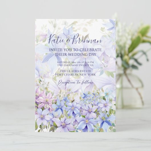 Elegante Periwinkle Clematis QR Code Trouwfoto Kaart (Staand voorkant)