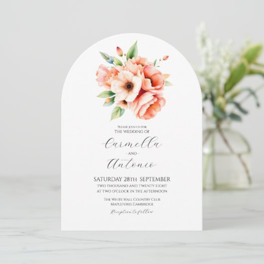 Elegante Perzik Bloemen Boog Huwelijksuitnodiging Kaart (Staand voorkant)
