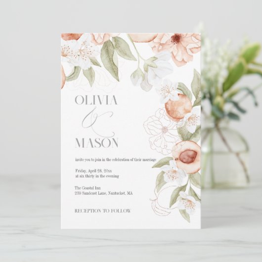 Elegante Perzik Bloemen Huwelijksuitnodigingen Kaart (Staand voorkant)