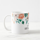 Elegante perzik bloemige bruidsdouche aangepaste g koffiemok (Links)