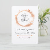 Elegante Perzik Glans Bruiloft Script Calligrafie Save The Date (Staand voorkant)