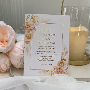 Elegante perzik-, roze- en champagnekleurige bloem folie uitnodiging