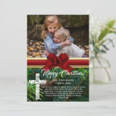 Elegante Pine Red Bow Religieuze Bijbel Verse Foto Feestdagenkaart (Staand voorkant)