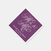 Elegante Plum Mr. en Mrs. Script Custom Monogram Servetten (Hoek)
