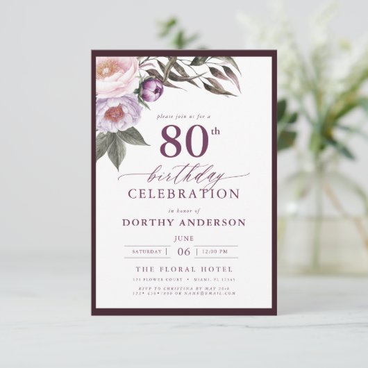 Elegante Plum Paarse Bloemen Script 80ste Verjaard Kaart (Staand voorkant)