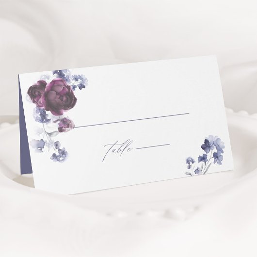 Elegante Plum Paarse & Indigo Blue Floral Wedding Plaatskaartje