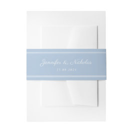 Elegante poederblauwe script huwelijks- uitnodigingen wikkel
