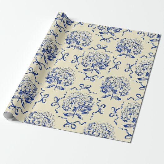 Elegante Preppy Blue Toile Hydrangea Bow Pattern Cadeaupapier (Uitgerold)