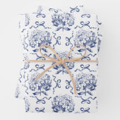 Elegante Preppy Blue Toile Hydrangea Bow Pattern Inpakpapier Vel (In situ)