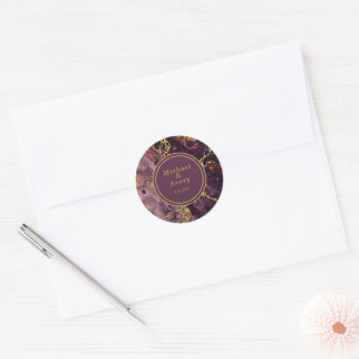 Elegante pruim met goud ronde sticker