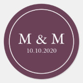 Elegante pruim Paarse bruiloft Classic Monogram Ronde Sticker (Voorkant)