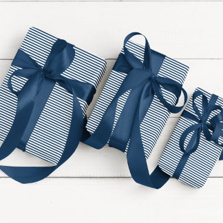 Elegante Pruisische Blauw en Wit Dun Gestreept Cadeaupapier