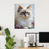 Elegante Ragdoll-kat in een bloementuin – Zachte p Poster (Thuiskantoor)