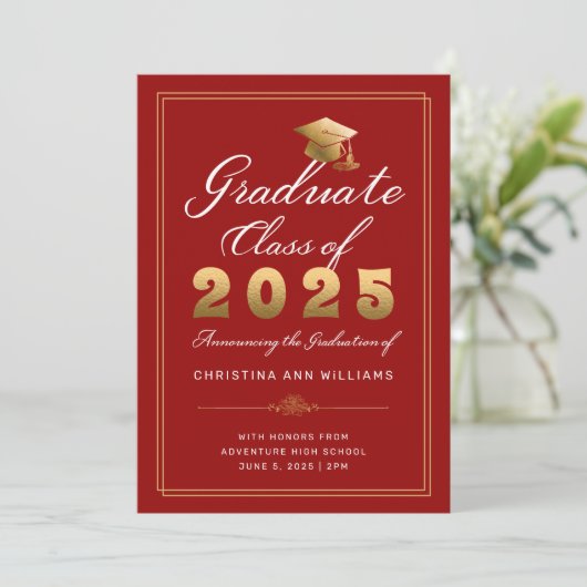 Elegante Red Gold Script Class van 2025 Afstuderen Aankondiging (Staand voorkant)