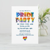 Elegante regenboog gekleurde letters Pride Party Kaart (Staand voorkant)