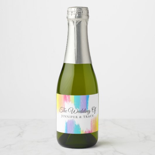 Elegante Regenboog LGBTQ Bruiloft Gepersonaliseerd Sparkling Wijnetiket (Voorkant)
