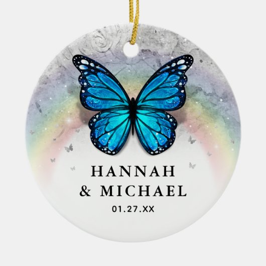 Elegante regenboog Sjabloon Blue Butterfly Wedding Keramisch Ornament (Voorkant)