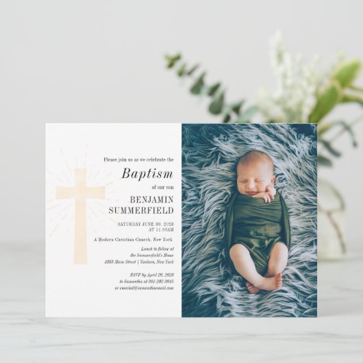 Elegante religieuze babyfoto doop uitnodiging (Staand voorkant)