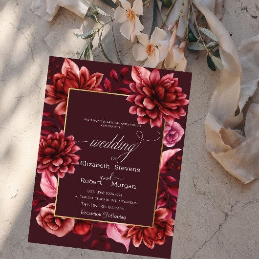 Elegante rode bloemen kader trouw uitnodiging