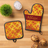 Elegante rode damast en gouden textuur ovenwant & pannenlap set (Top down)