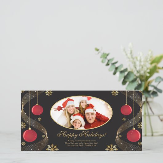 Elegante rode en gouden kerstkaart met ornamenten. (Staand voorkant)