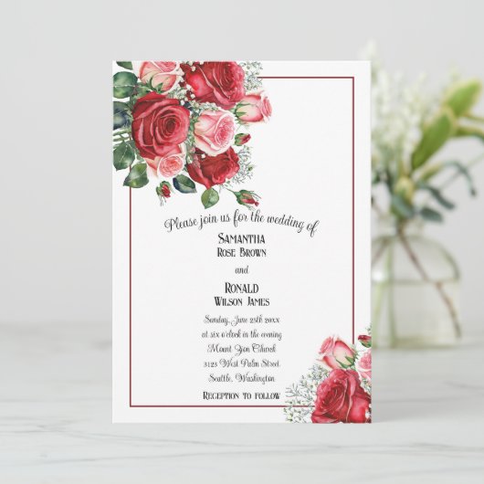 Elegante rode en roze rozen bruiloft uitnodiging (Staand voorkant)