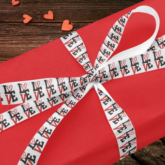 Elegante rode en zwarte liefde op wit satijnen lint