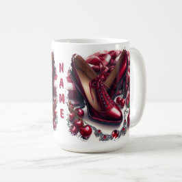 Elegante rode hoge hakken met kersen koffiemok