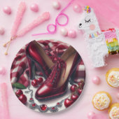 Elegante rode hoge hakken met kersen papieren bordje (Feest)