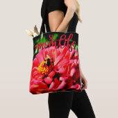 Elegante rode koraal bloemenschattige hommel tote bag (Dichtbij)