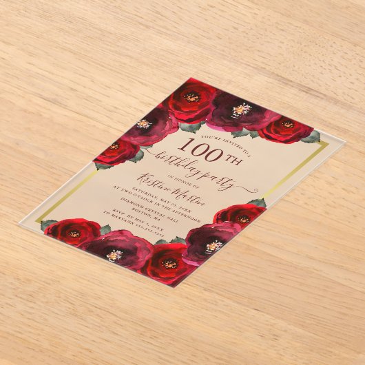 Elegante Rode Roos Bloemen Goud 100ste Verjaardags Acryl Uitnodigingen (Laagn)