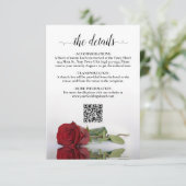 Elegante rode roos bruiloft details QR-code Informatiekaartje (Staand voorkant)