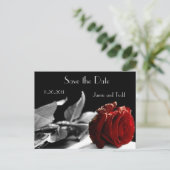 Elegante rode roos Save the Date Aankondigingskaart (Staand voorkant)