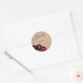 Elegante rode rozen vallende bladeren ronde sticker (Envelop)