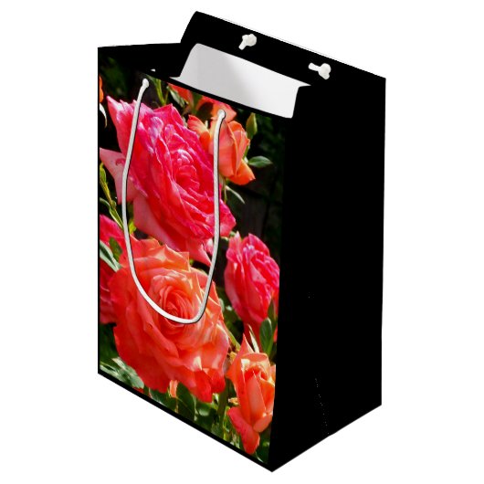 Elegante rode sinaasappel koraal rozen roos tuin medium cadeauzakje (Voorkant Gekanteld)
