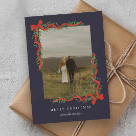 Elegante rode strik met groen foto Kerstmis Feestdagenkaart