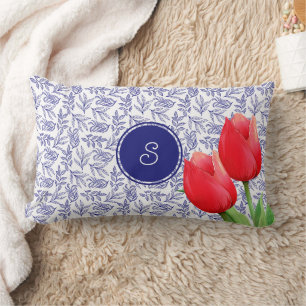 Elegante rode tulpen lente bloemstuk blauwe monogr kussen
