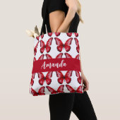 Elegante rode vlinder patroonnaam tote bag (Dichtbij)