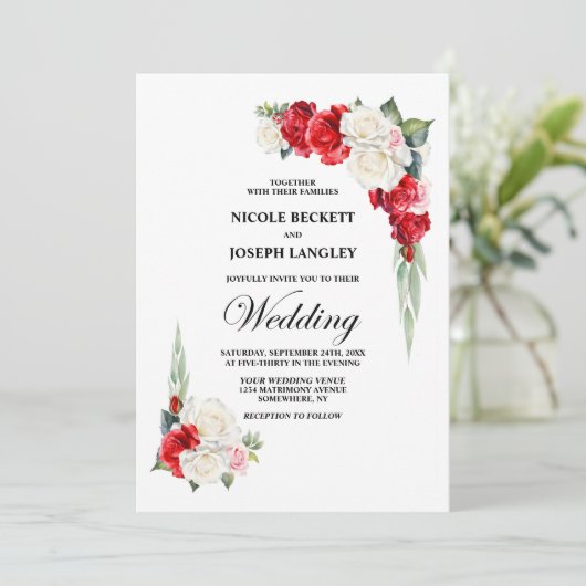 Elegante rode witte roos bloemenbruiloft kaart (Staand voorkant)
