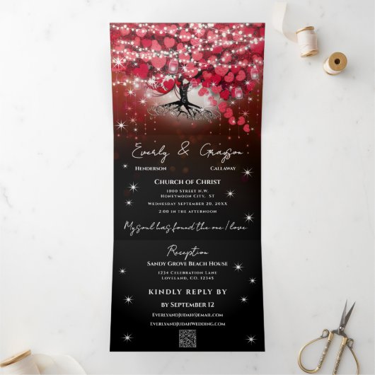 Elegante Rode & Zwarte Hartblad Bruiloft Drieluik Uitnodiging (Binnen)