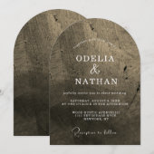 Elegante roestige houtnerfstructuur Gebogen trouwd Kaart (Voorkant / Achterkant)