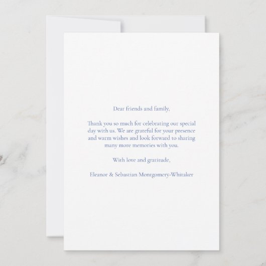 Elegante Romance Dusty Blue Floral Wedding Bedankkaart (Achterkant)