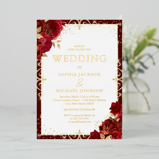 Elegante romantische koninklijke rode rozen bruilo folie uitnodiging (Staand Voorkant)