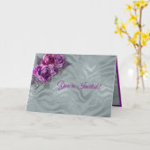 Elegante Romantische Paarse Rozen & Zilveren Uitno Kaart (Gele Bloem)