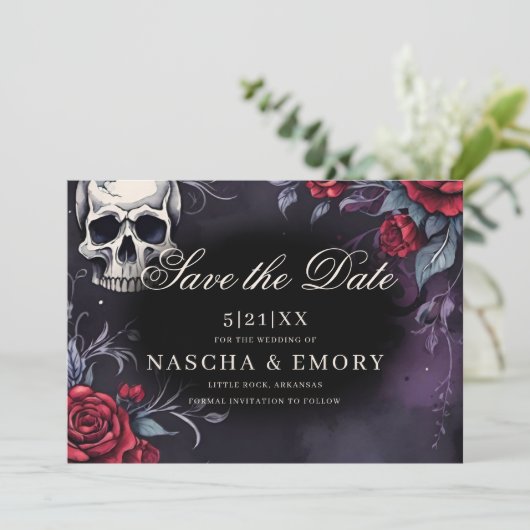 Elegante rood & zwart kathedraal gotische bruiloft save the date (Staand voorkant)