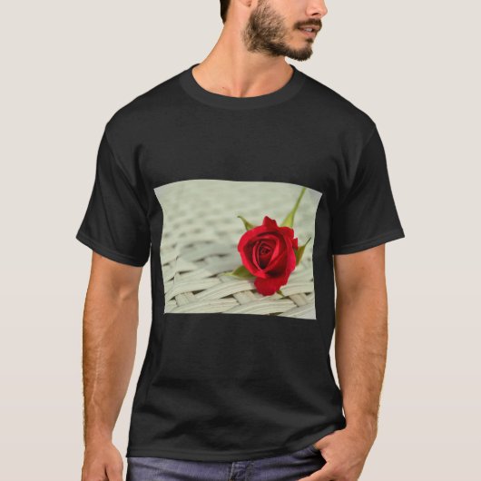 Elegante Roos Bloem Grafisch T-shirt (Voorkant)